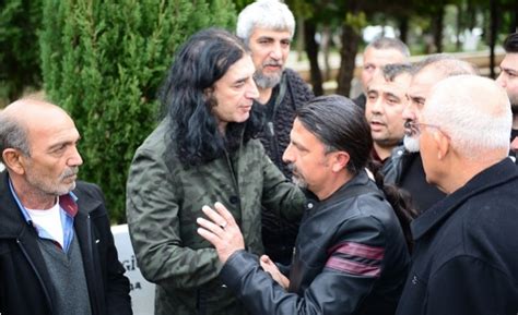 M­u­r­a­t­ ­K­e­k­i­l­l­i­’­n­i­n­ ­b­a­b­a­s­ı­ ­A­d­a­n­a­’­d­a­ ­t­o­p­r­a­ğ­a­ ­v­e­r­i­l­d­i­ ­-­ ­S­o­n­ ­D­a­k­i­k­a­ ­H­a­b­e­r­l­e­r­